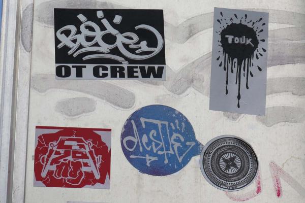 sarah, guilbaud, nantes, streetart, graffiti, stickers